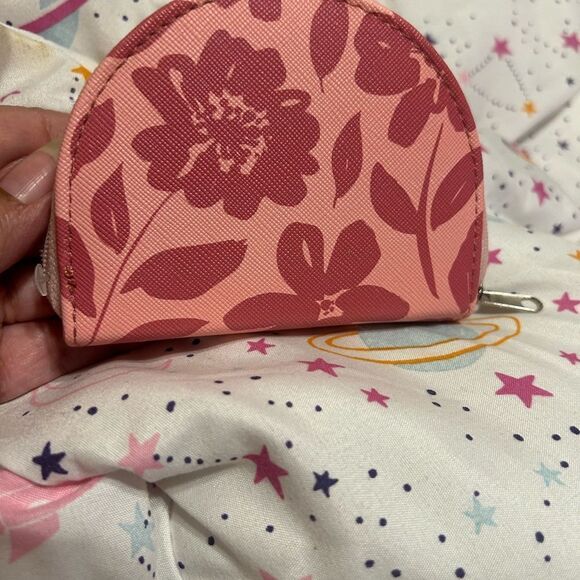 NWT Belk Pink Multi-Color Nail Care Kit - Picture 3 of 11